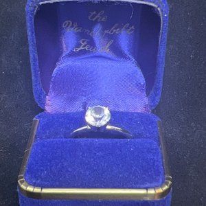 Vintage Uncas Silver Tone High Prong Solitaire Ring Size 7 1/2 (R267)